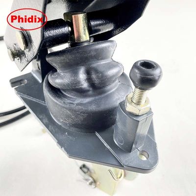 CH530/CH531 Pedal de acelerador pesado para caminhões e máquinas off-road. Sistema de retorno de dupla configuração com molas. Design durável com baixa manutenção e resistência à corrosão.